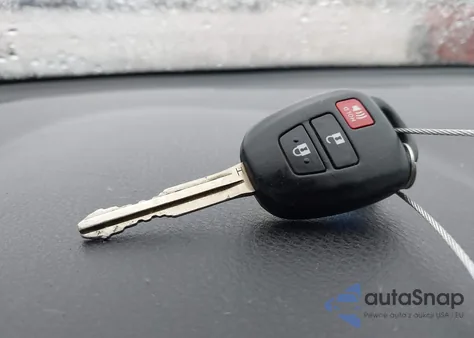 2018 Toyota Rav4 Le z USA, uszkodzony, nr VIN 2T3BFREV6JW761449